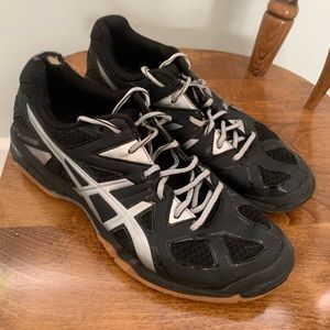 Asics Women’s Volleyball Shoes, Size 9.5